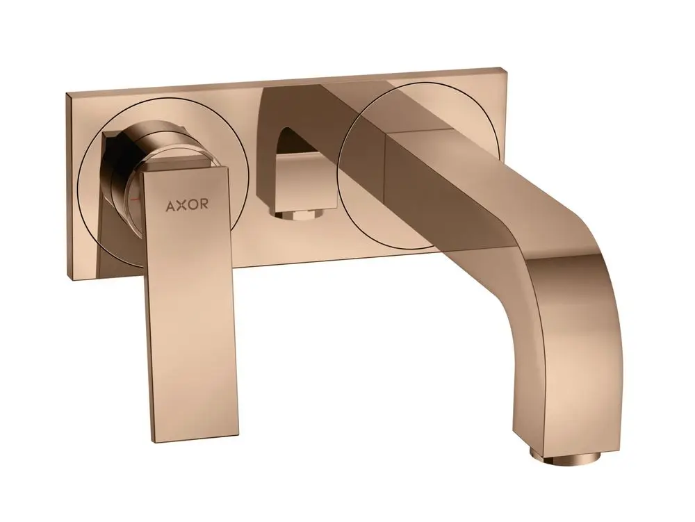 Wandmontierter AXOR-Waschtischmischer mit zwei Rundreglern und einem geradlinigen Auslauf in Polished Red Gold.